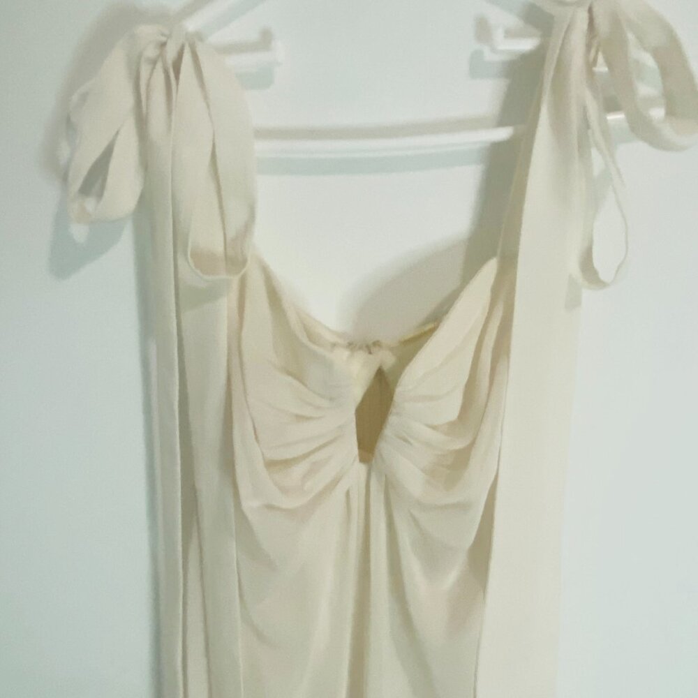 Alexis Dali Elegant Summer Dress in Gardenia Standout Piece - Picture 6 of 17